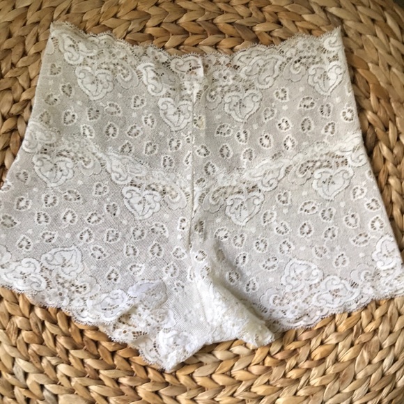 BUNDLE OF 5 SHORTY. - Picture 6 of 8